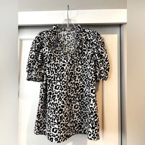 EUC LOFT Leopard Print Stitchy
Ruffle Puff Sleeve Top Black and White Size Small